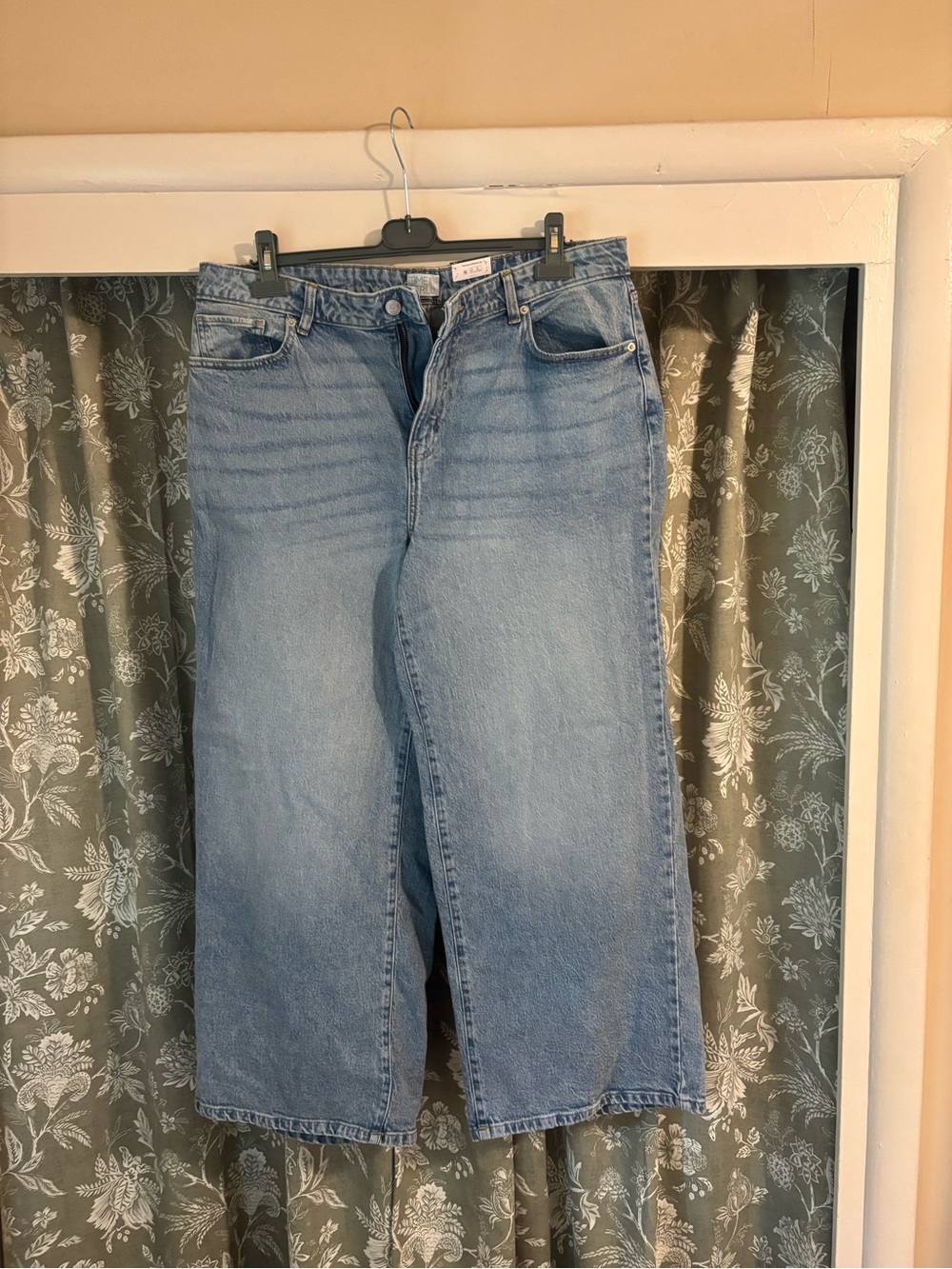 Time and Tru Light Blue High-Rise Wide Leg Jeans